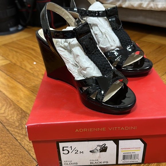 Adrienne Vittadini Black Wedges size 5.5 - Picture 2 of 5